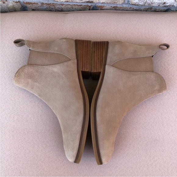 Cole Haan Laina Bootie Plain Toe Suede Plain Chelsea Boots Elegant Style Sz 9B - Picture 10 of 16